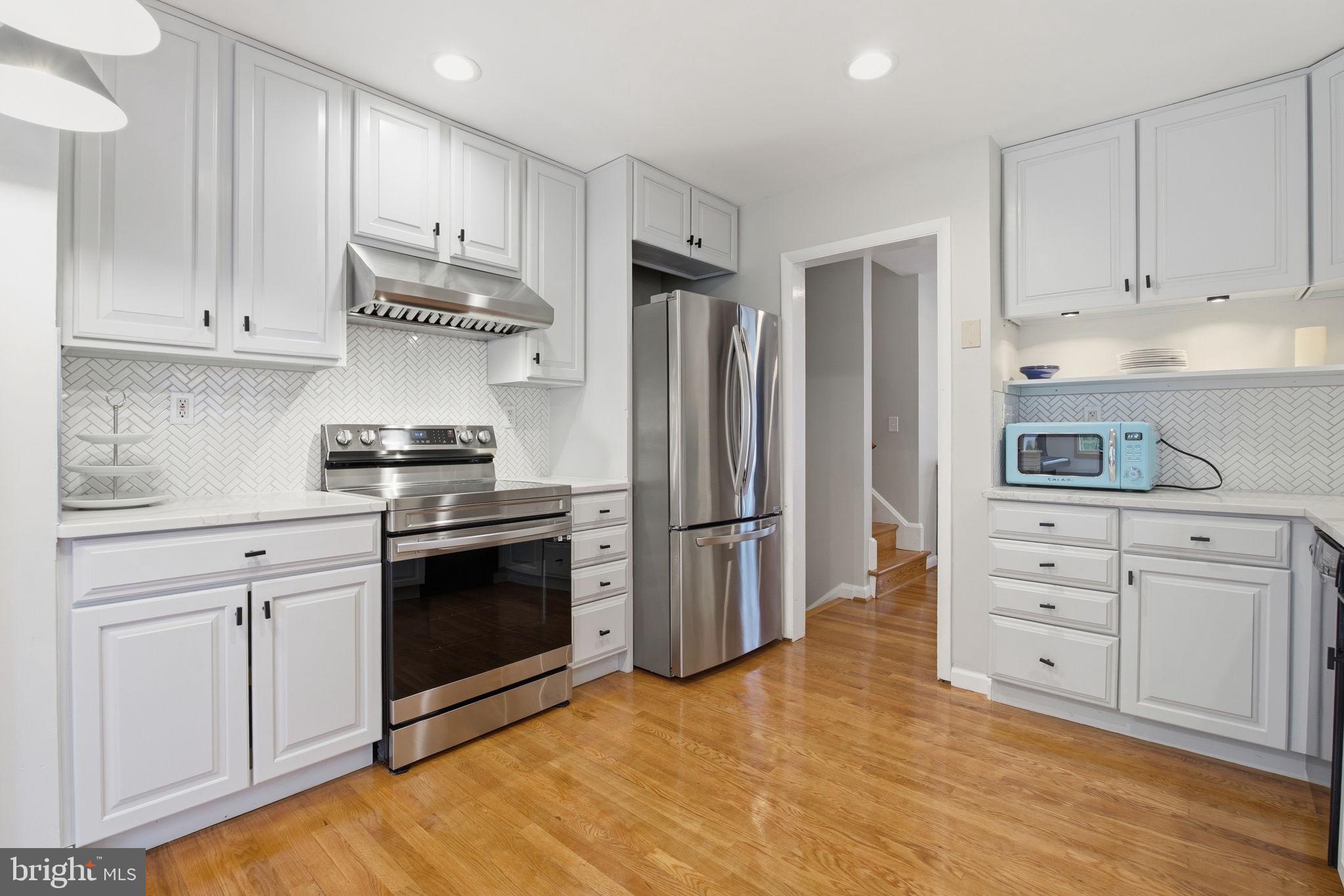 7713 Massena Road Bethesda, MD 20817 - Photo 4 of 34