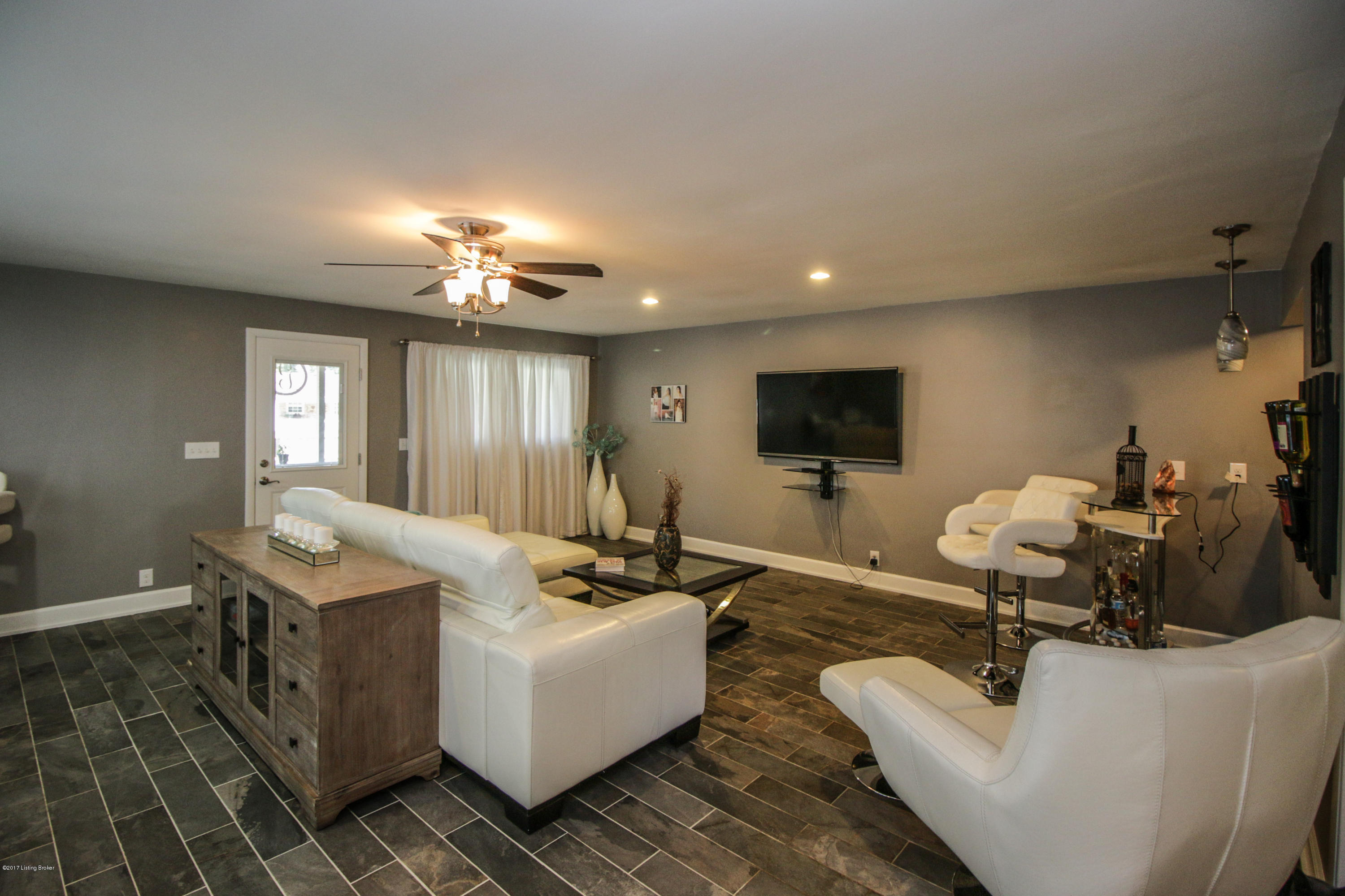 4613 Tween Road Louisville, KY 40207 - Photo 7 of 35 24