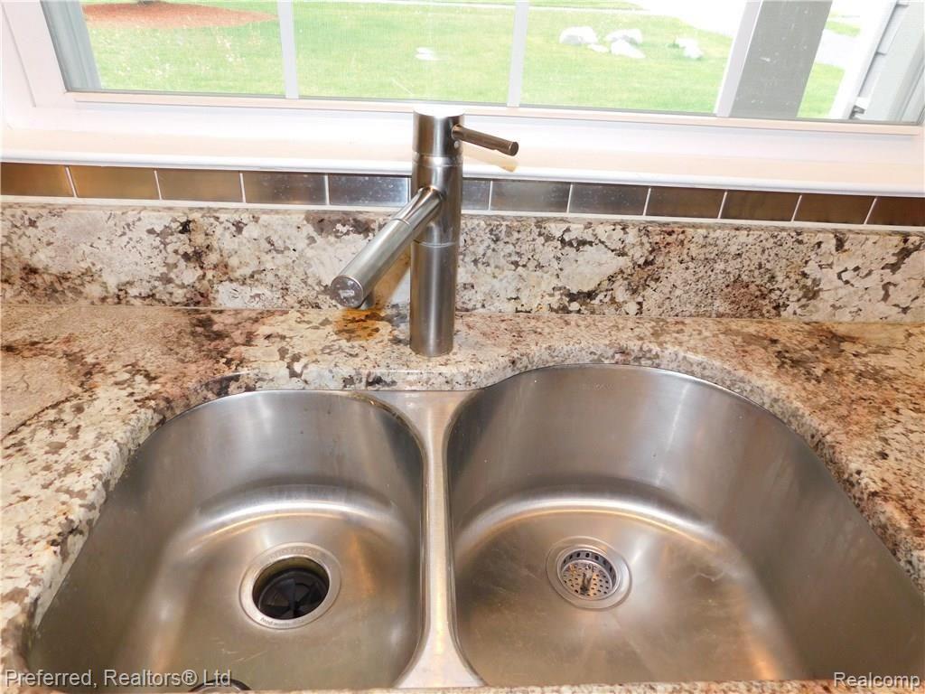 3745 Quarton Road Bloomfield Hills, MI 48302 - Photo 9 of 43 High End Fixtures