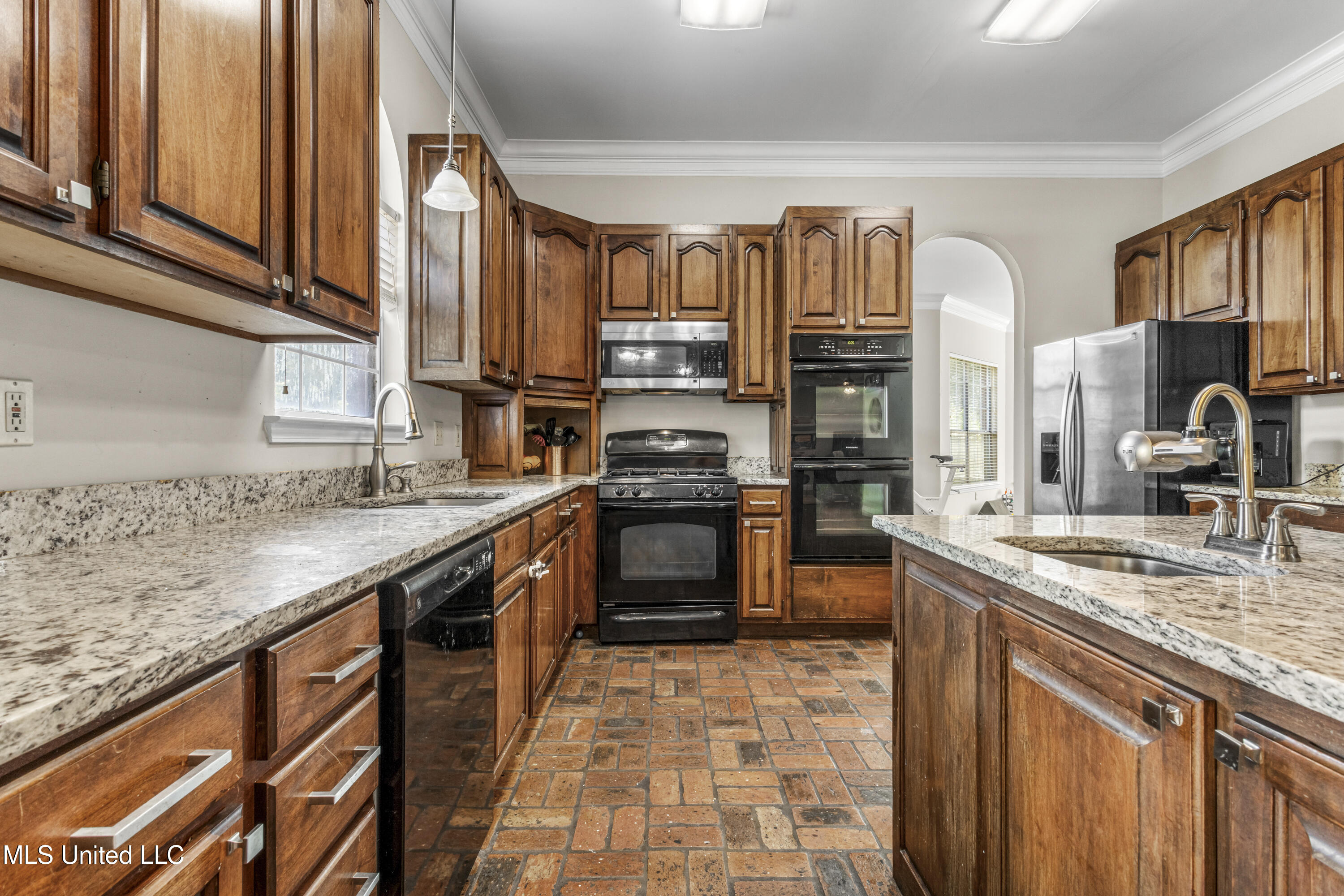 2013 Rue Ulysse Biloxi, MS 39531 - Photo 12 of 35 013