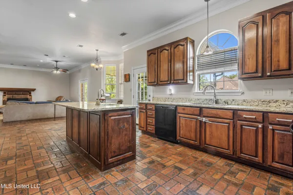 $450,000 | 2013 Rue Ulysse, Biloxi, MS 39531