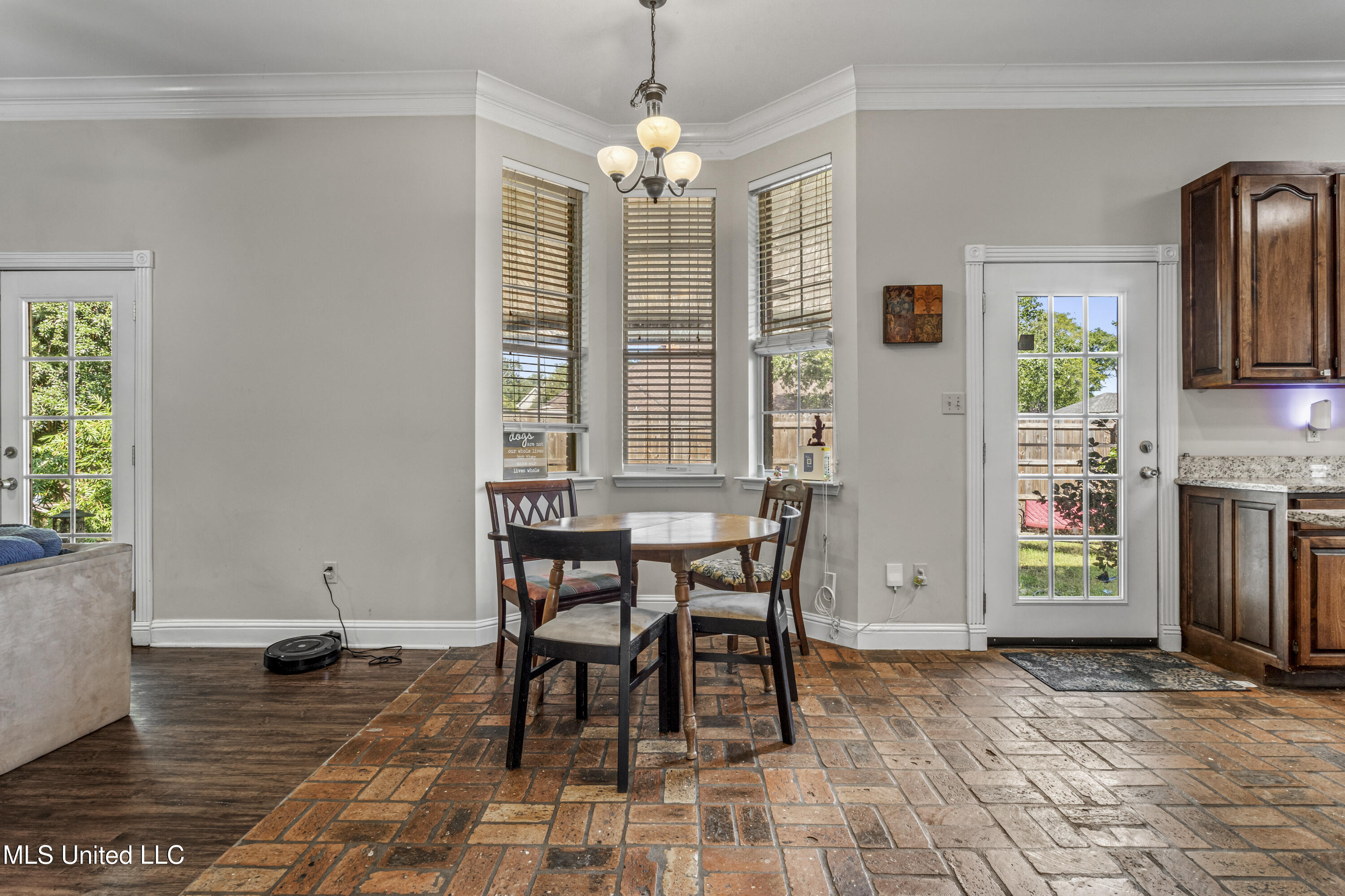 2013 Rue Ulysse Biloxi, MS 39531 - Photo 9 of 35 009