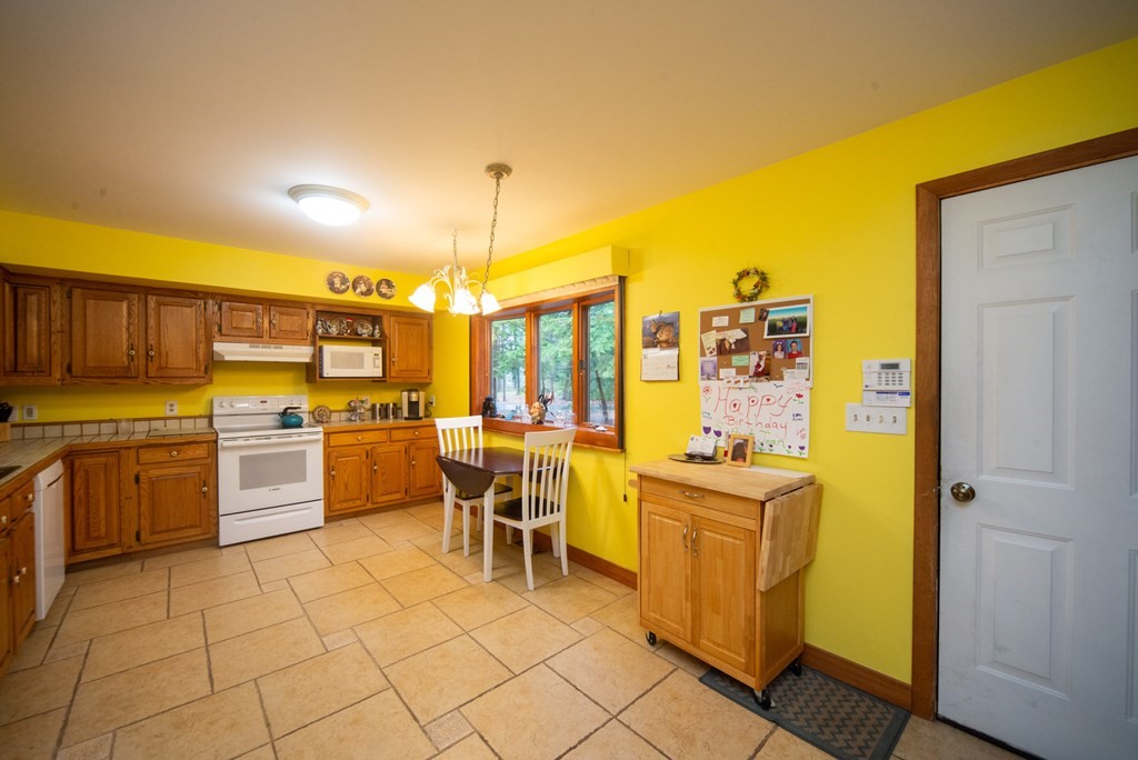 11 Perry Road Orange, MA 01364 - Photo 11 of 42 Gallery Image 11