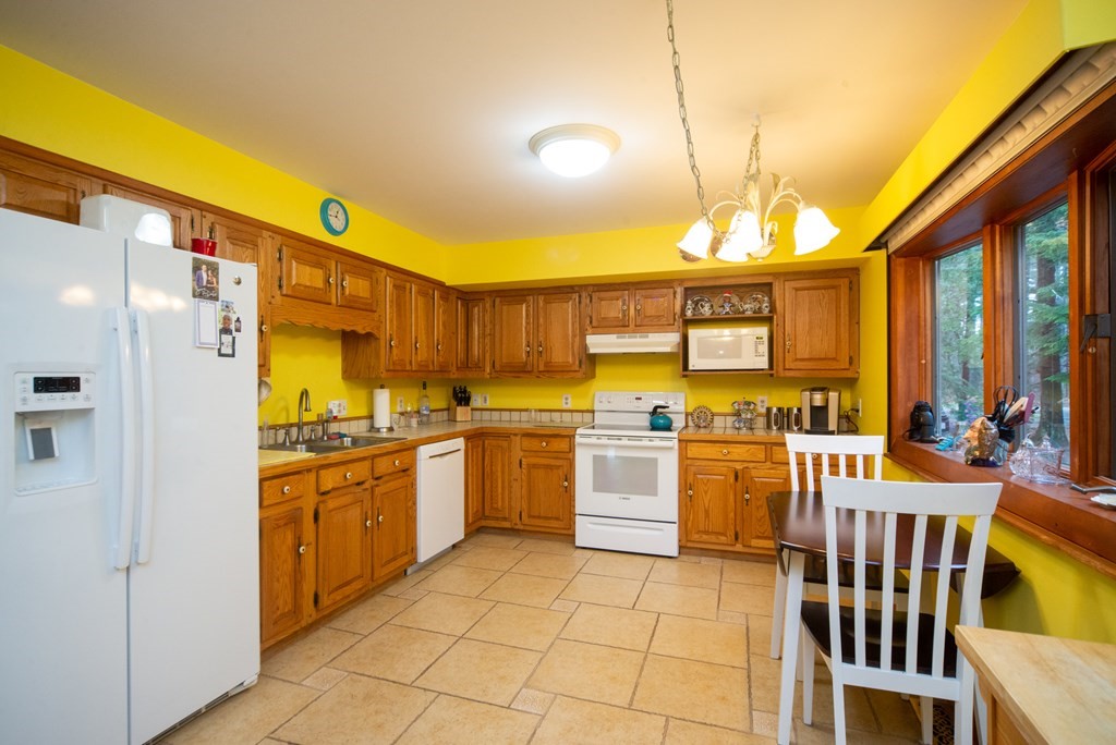 11 Perry Road Orange, MA 01364 - Photo 12 of 42 Gallery Image 12