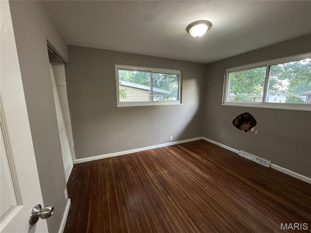 10514 Rothwell Drive St. Louis, MO 63136 - Photo 8 of 16 Gallery Image 8