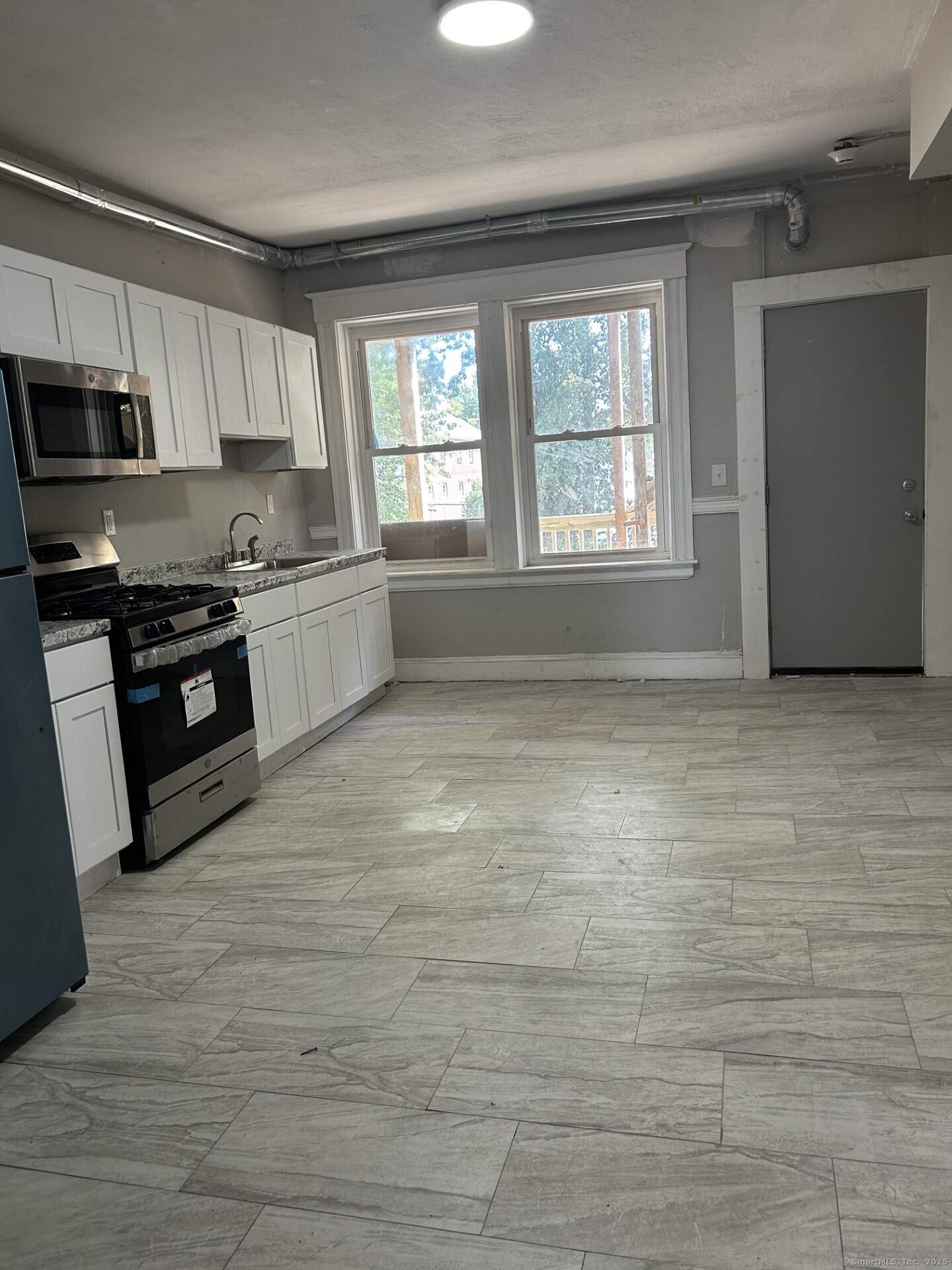 155 Washington Street, Unit 8 New Britain, CT 06051 - Photo 2 of 6