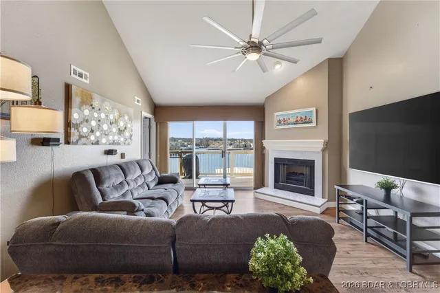 $365,000 | 1481 Ledges Drive, Unit 943, Osage Beach, MO 65065