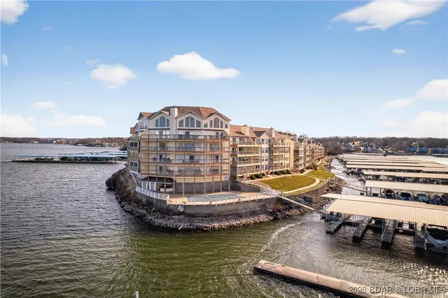 $365,000 | 1481 Ledges Drive, Unit 943, Osage Beach, MO 65065