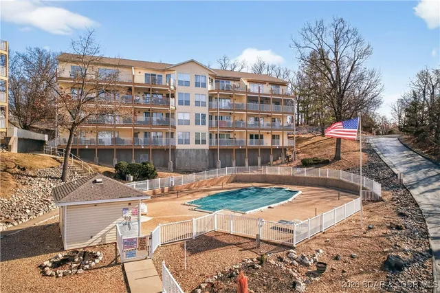 $365,000 | 1481 Ledges Drive, Unit 943, Osage Beach, MO 65065