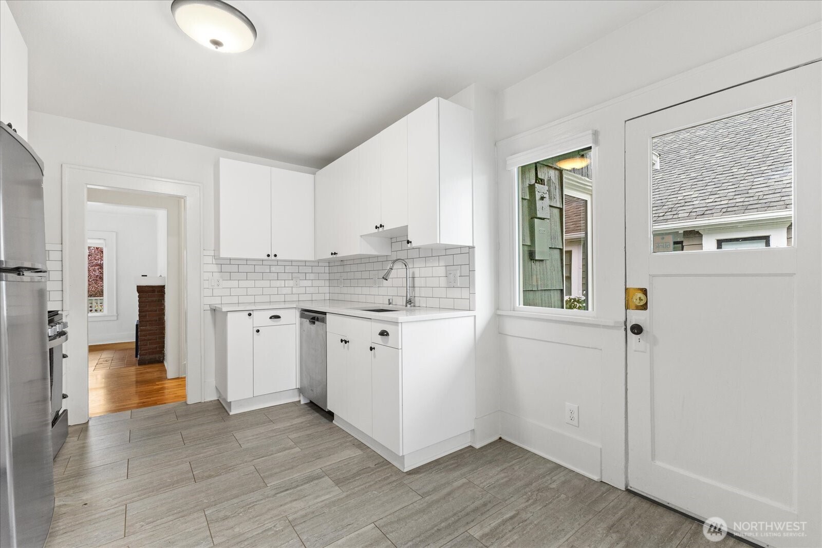 706 North 78th Street Seattle, WA 98103 - Photo 5 of 32