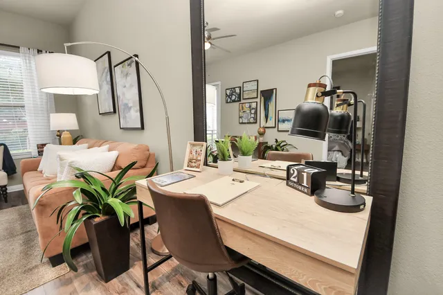 $1,287 | 5455 Richmond Avenue, Unit 1027, Houston, TX 77056