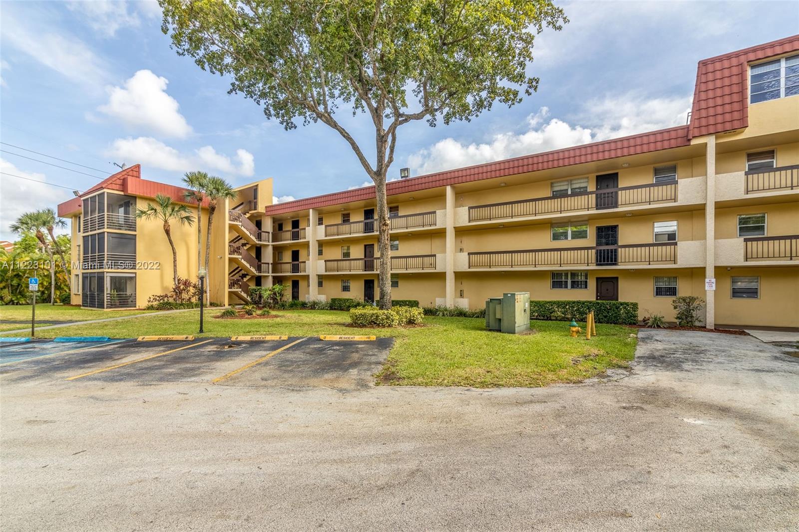3490 Foxcroft Road, Unit B103 Miramar, FL 33025 - Photo 34 of 37 a view of a large building