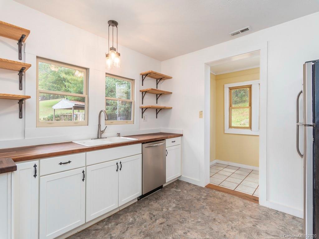 152 Mills Branch Road Sylva, NC 28779 - Photo 8 of 19 Gallery Image 8