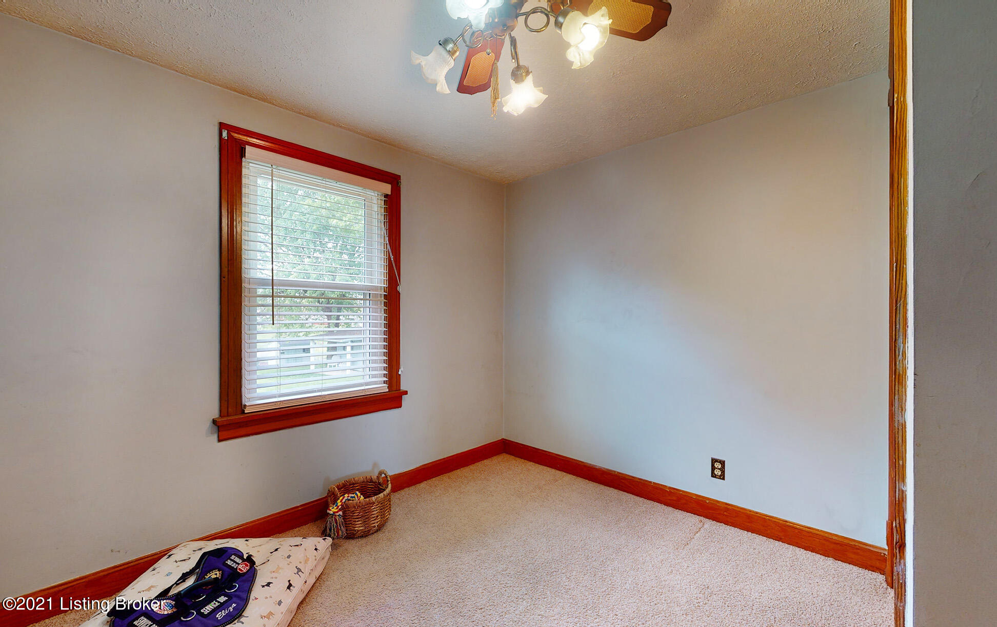 4134 Dover Road Louisville, KY 40216 - Photo 29 of 98 4134-Dover-Rd-05132021-031
