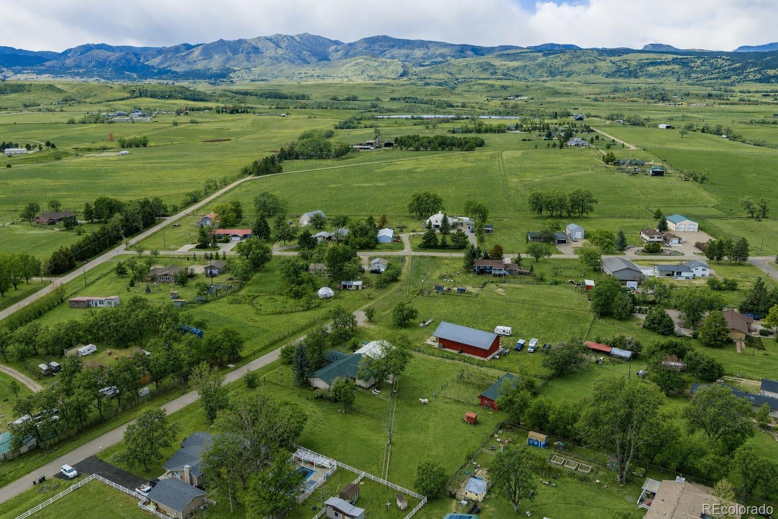 6263 Laodicea Road Longmont, CO 80503 - Photo 4 of 42