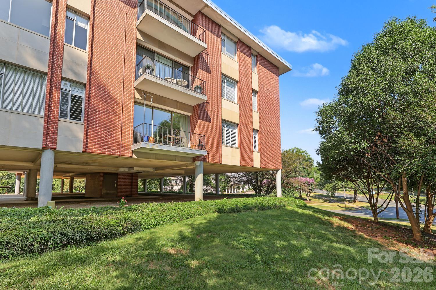 1300 Queens Road, Unit 219 Charlotte, NC 28207 - Photo 23 of 24 Gallery Image 23