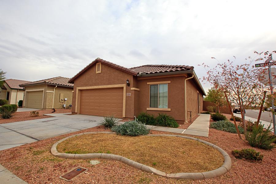 7347 W Millerton Way-Front