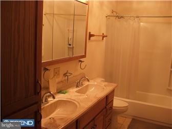 262 Pointville Road Pemberton, NJ 08068 - Photo 5 of 11 Bathroom