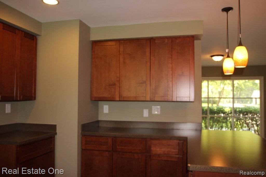 855 North Commerce Road Commerce Township, MI 48382 - Photo 7 of 25 7.JPG