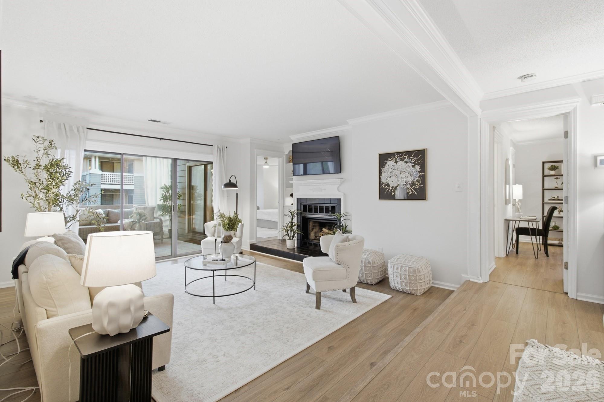 308 Queens Road, Unit 32 Charlotte, NC 28204 - Photo 6 of 36 Gallery Image 6