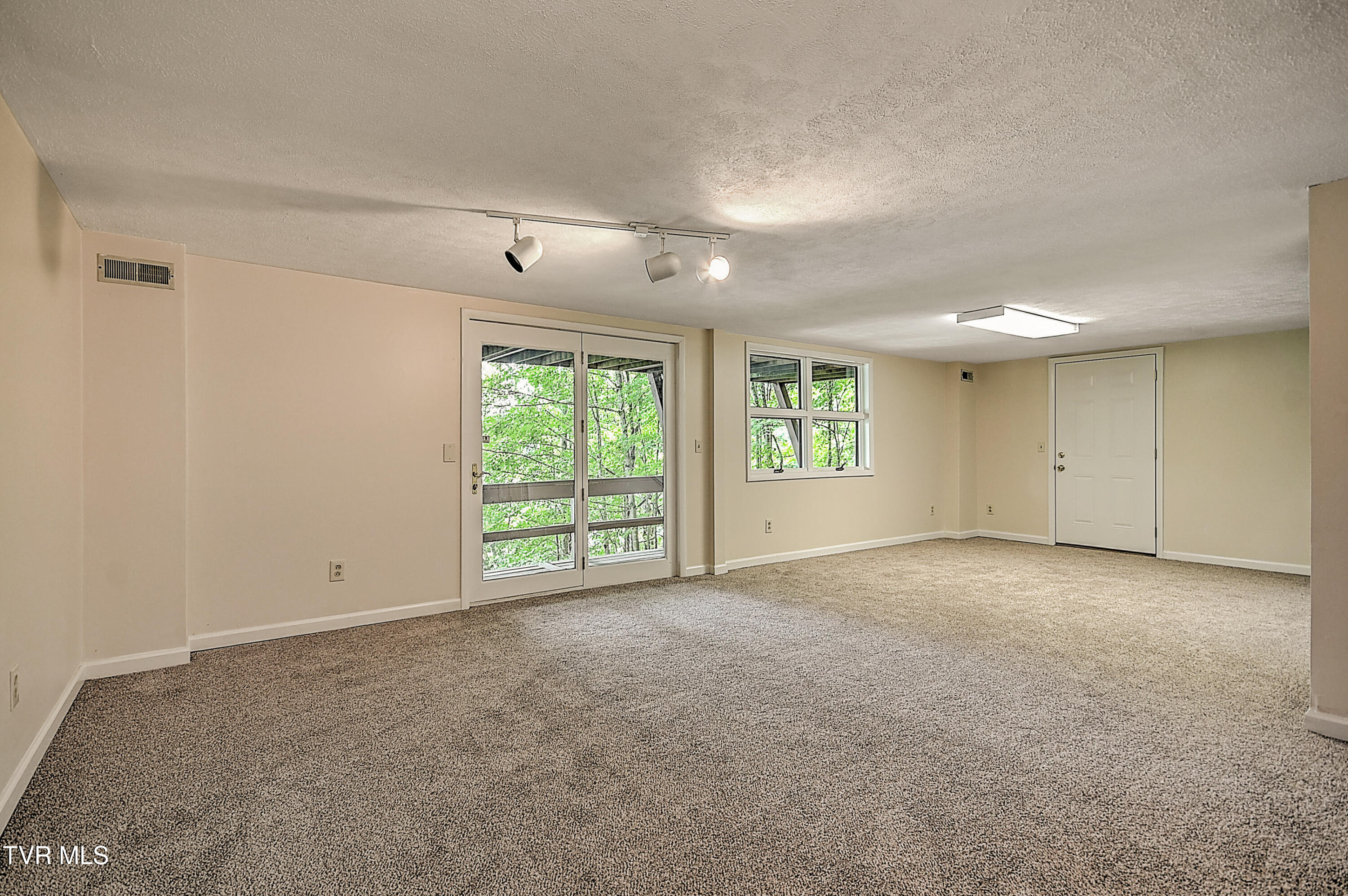 490 Hideaway Farm Road Piney Flats, TN 37686 - Photo 51 of 102 490 Hideaway ES-51