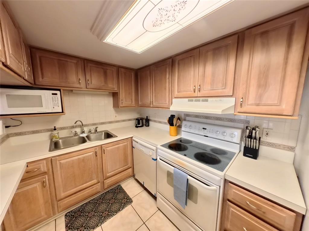7701 Starkey Road, Unit 436 Seminole, FL 33777 - Photo 18 of 57 Gallery Image 18