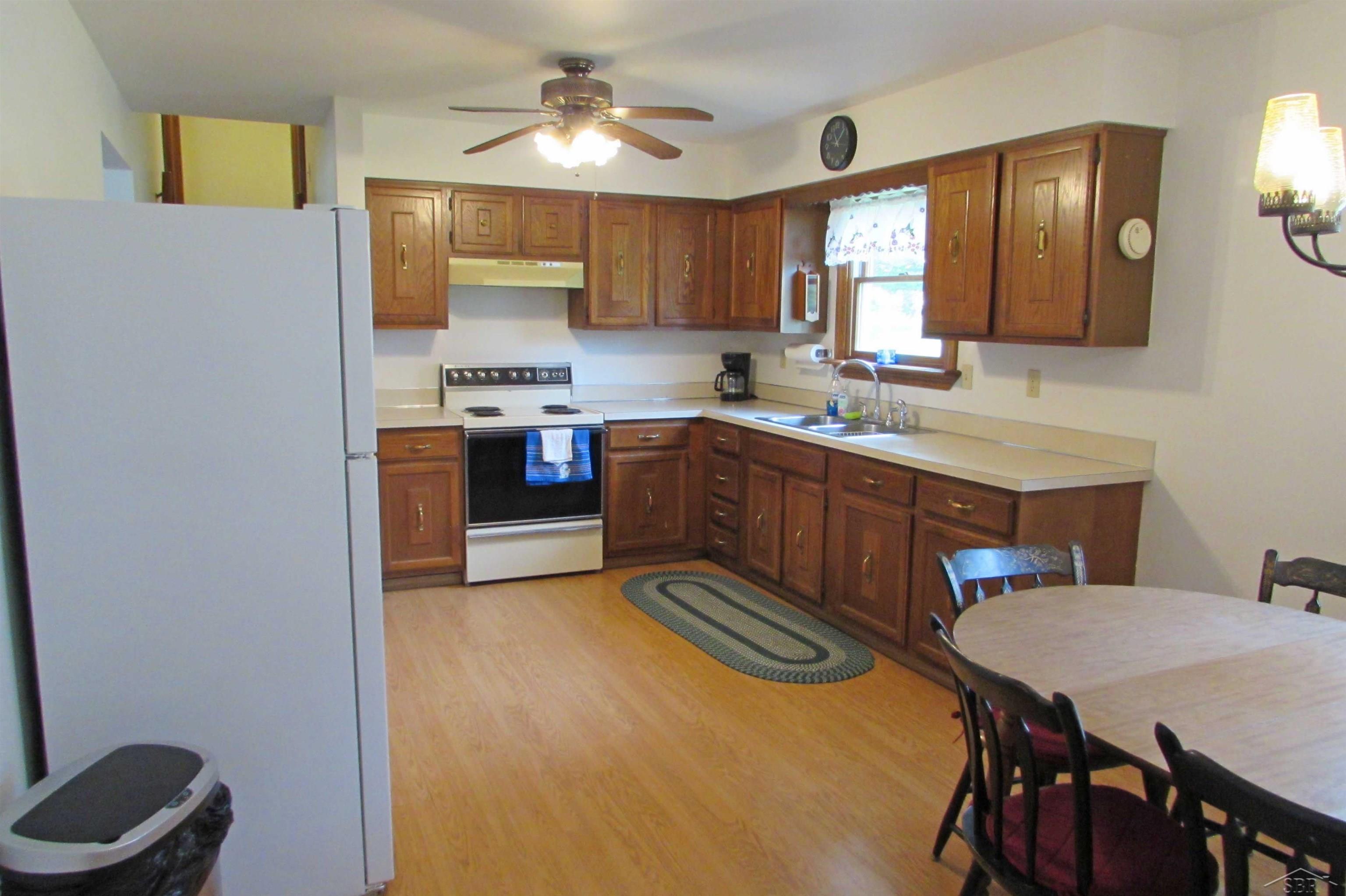 3561 Chesaning Road Chesaning, MI 48616 - Photo 13 of 37 50184040-8a8c0ba0-8da9-4f79-ac9e-f4c7a1ff9969.JPG