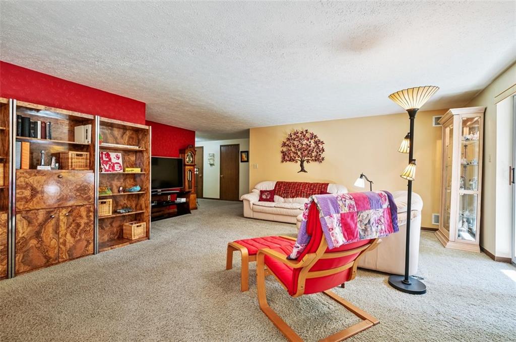 2850 Edgecliff Road, Unit 7 Lower Burrell, PA 15068 - Photo 7 of 30