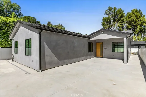$5,995 | 22845 Dolorosa Street, Woodland Hills, CA 91367