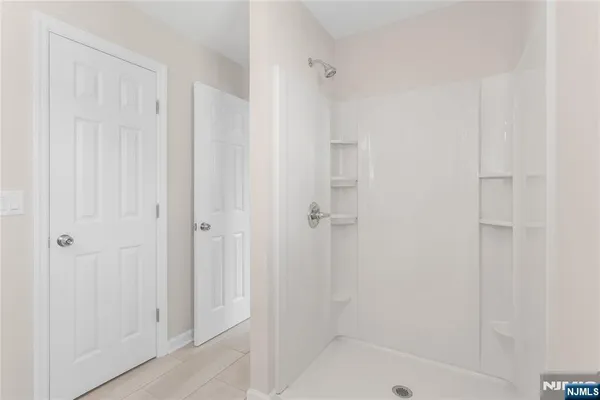 $1,800 | 127 Main Street, Unit 2A, Bloomingdale, NJ 07403