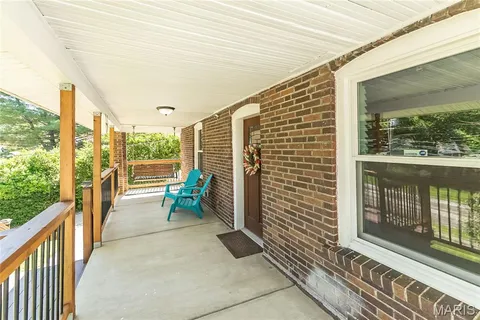 $195,000 | 8928 Tudor Avenue, Overland, MO 63114