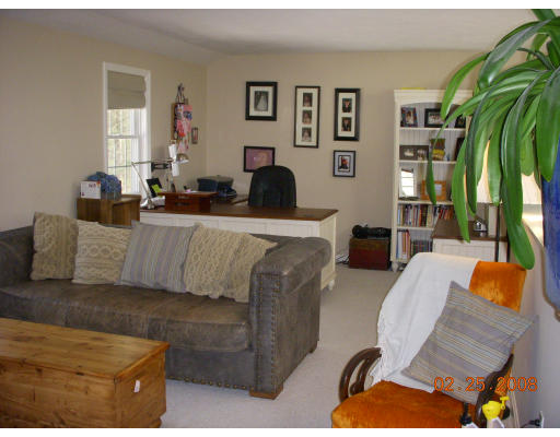 214 Chapin Road Hudson, MA 01749 - Photo 12 of 19 Gallery Image 12