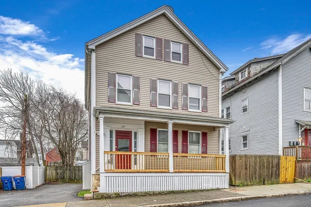$1,950 | 118 Maxfield Street, Unit 1, New Bedford, MA 02740