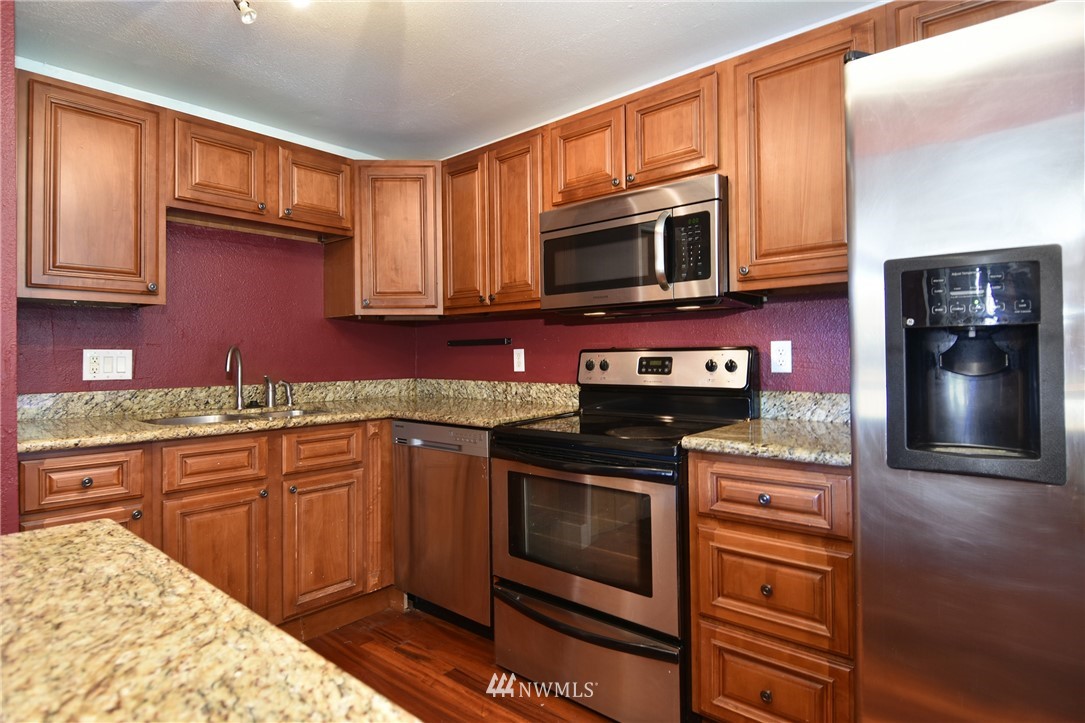 12840 Renton Avenue South Seattle, WA 98178 - Photo 14 of 24 Gallery Image 14