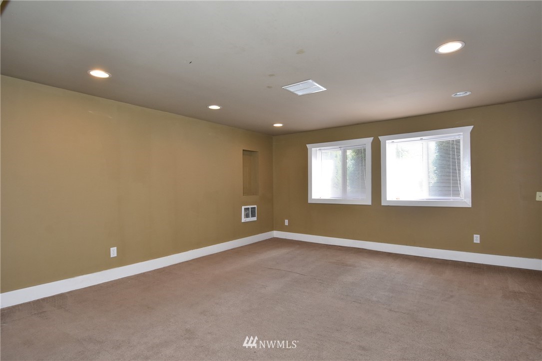 12840 Renton Avenue South Seattle, WA 98178 - Photo 22 of 24 Gallery Image 22