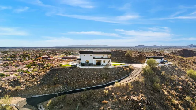 $2,250,000 | 18812 North 22nd Street, Phoenix, AZ 85024