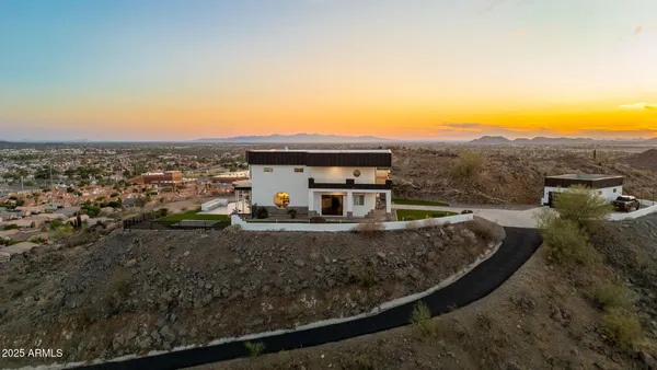 $2,250,000 | 18812 North 22nd Street, Phoenix, AZ 85024