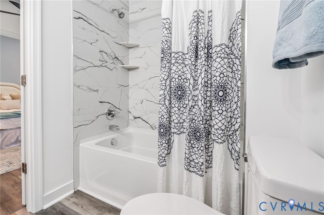 710 Harding Street Petersburg, VA 23803 - Photo 17 of 41 Full bath featuring shower / bath combination with