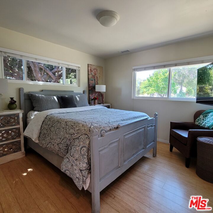 110 Canada Street Ojai, CA 93023 - Photo 13 of 36 a bedroom with a bed and a desk