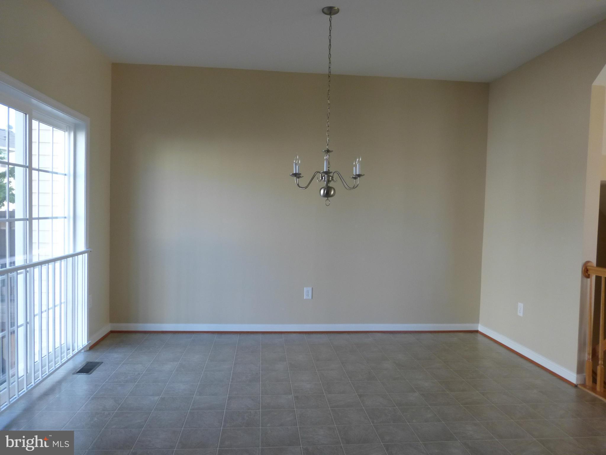 650 Wild Hunt Road Frederick, MD 21703 - Photo 5 of 14 an empty room with a window