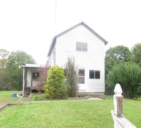 336 Friendship Road Beaver Falls, PA 15010 - Photo 2 of 14