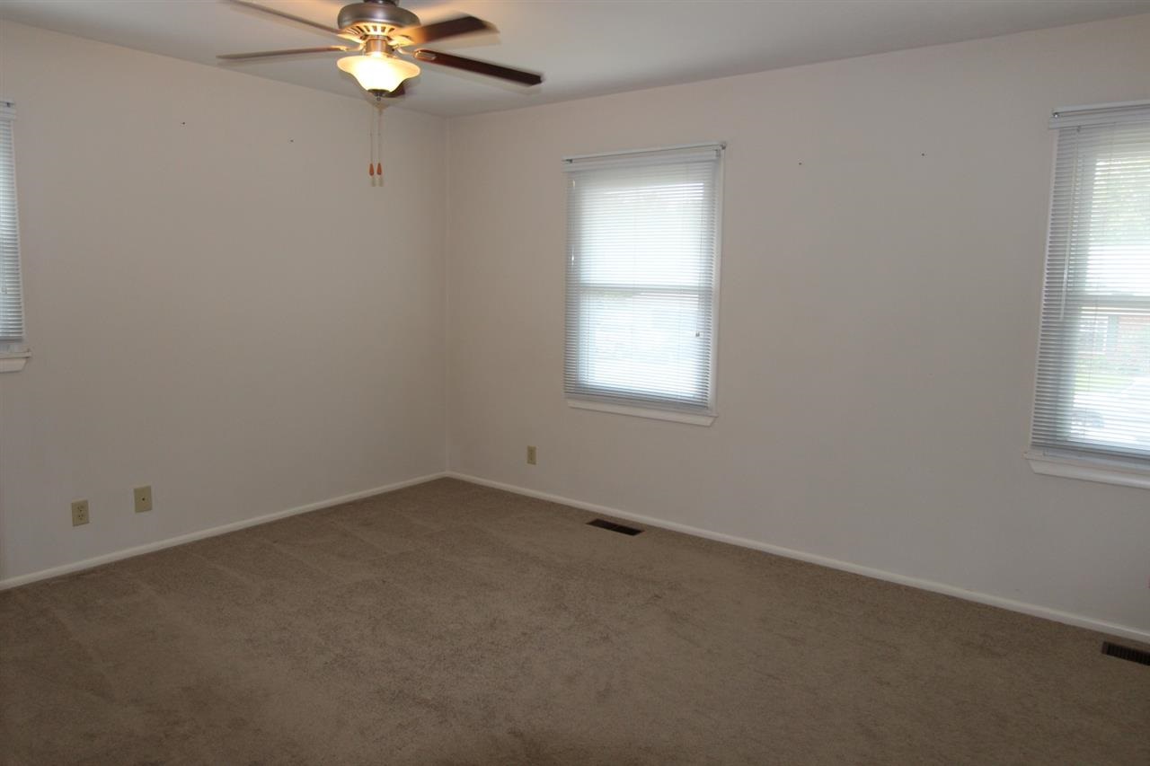 807 Stonebridge Road Evansville, IN 47710 - Photo 6 of 14 Gallery Image 6