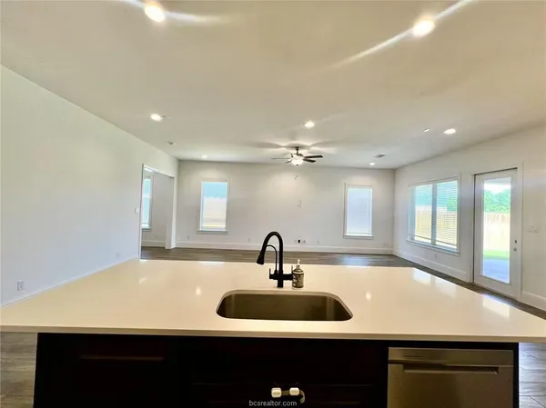 $2,900 | 3903 Eskew Drive, College Station, TX 77845