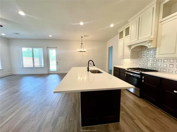 $2,900 | 3903 Eskew Drive, College Station, TX 77845