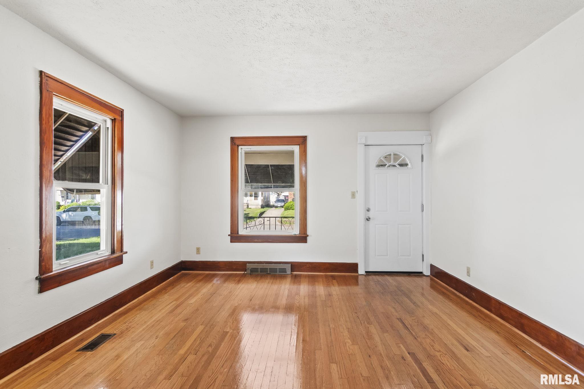 2312 South 9th Street Springfield, IL 62703 - Photo 4 of 33
