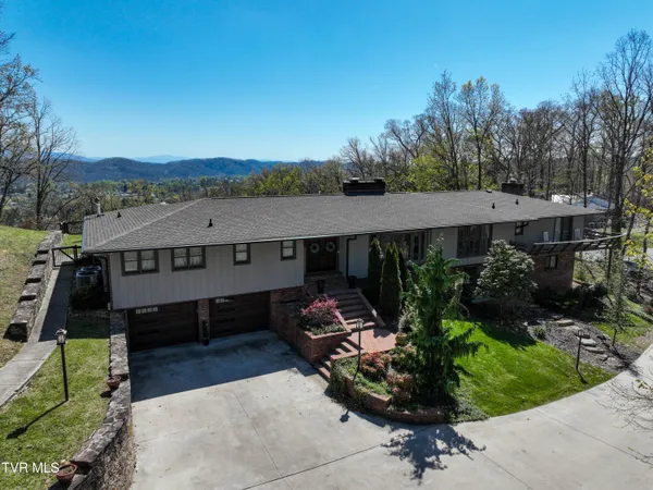 $1,095,000 | 117 Skyline Drive, Bristol, TN 37620
