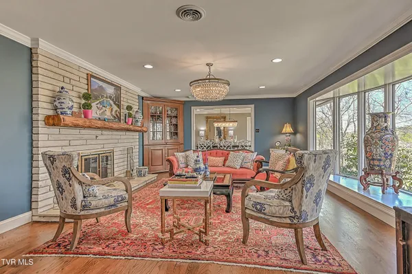 $1,095,000 | 117 Skyline Drive, Bristol, TN 37620