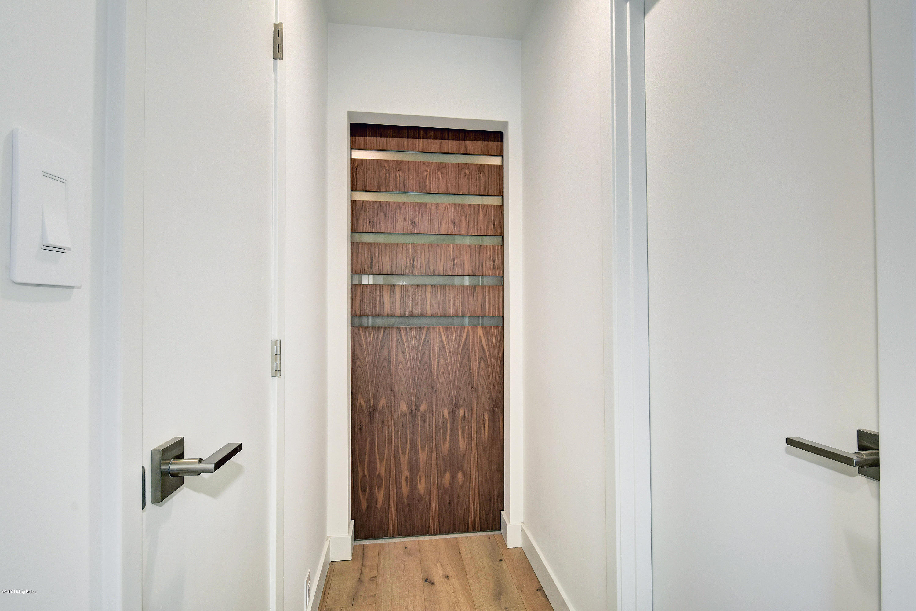 2318 Seneca Valley Road Louisville, KY 40205 - Photo 24 of 53 _DSC5156_8_9