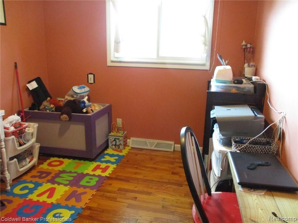 4969 Brown Road Durand, MI 48429 - Photo 18 of 34 18 BED 3.JPG