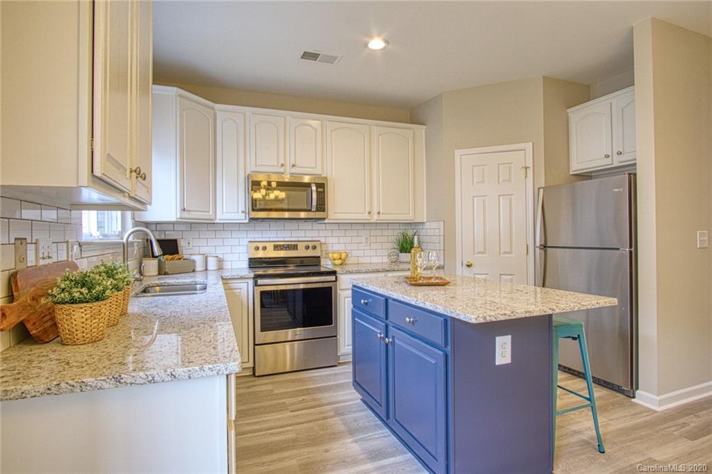 2120 Midnight Blue Lane Fort Mill, SC 29708 - Photo 6 of 20